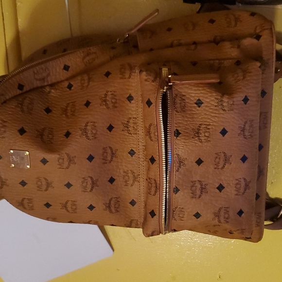 MCM Handbags - 𝐌𝐂𝐌 𝐛𝐚𝐜𝐤𝐩𝐚𝐜𝐤